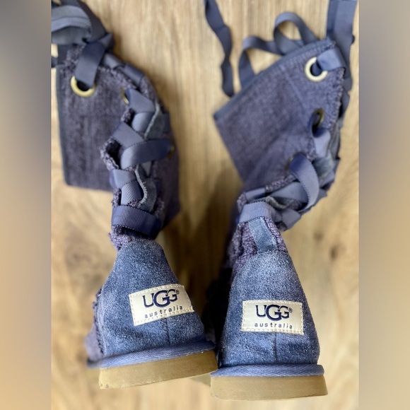 Womens UGG Heirloom Ribbon Lace Up Purple Woven Cloth Boots Mid Calf SZ 9 EUC - Picture 3 of 4